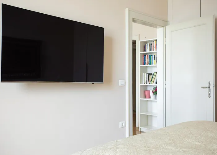 Skyscraper Amazing Castle & View ليوبليانا