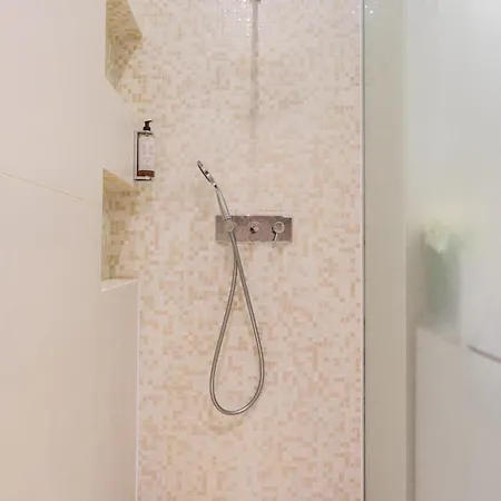 Skyscraper Amazing Castle & View *